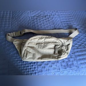 Lululemon On the beat Belt bag 4.5L